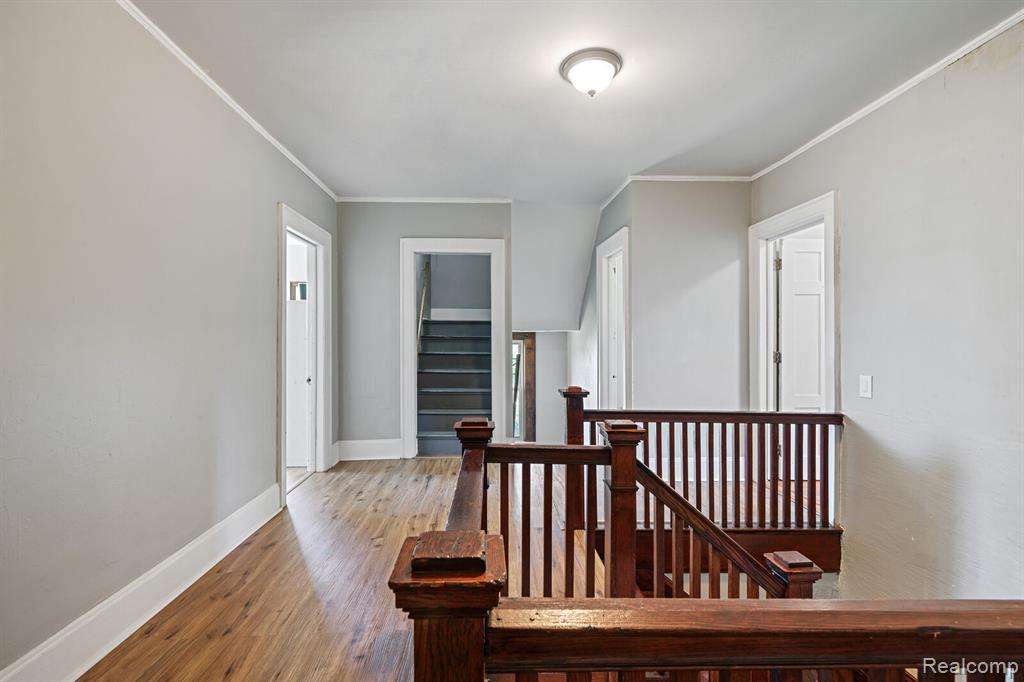 243 E Edsel Ford, Detroit, MI 48202 — Photo 28