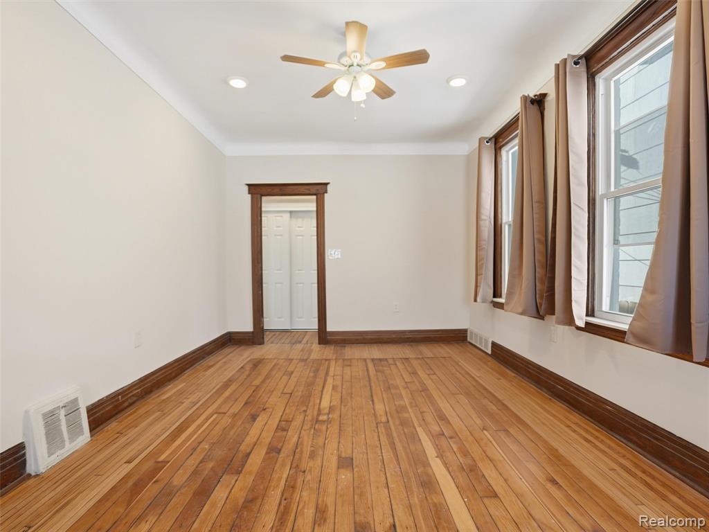713 Clairmount Street, Detroit, MI 48202 — Photo 17