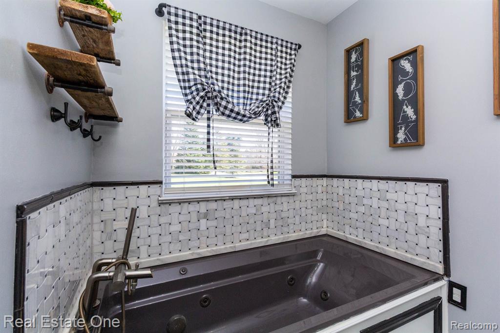 60608 S LYON Trail, South Lyon, MI 48178 — Photo 21