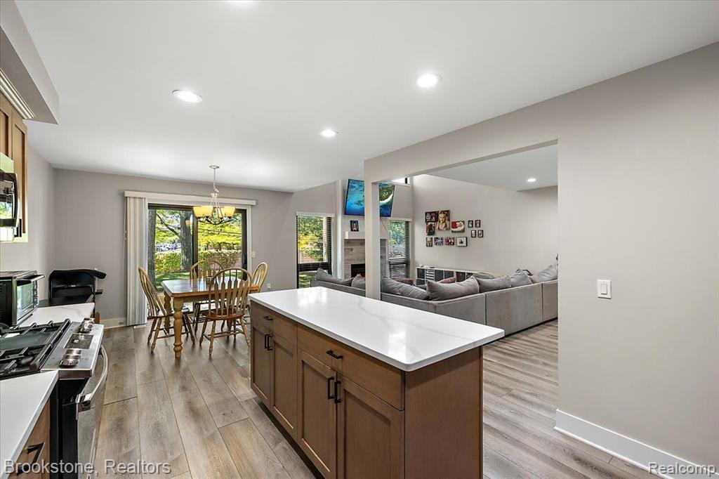 525 Oxford Court, Rochester Hills, MI 48307 — Photo 23
