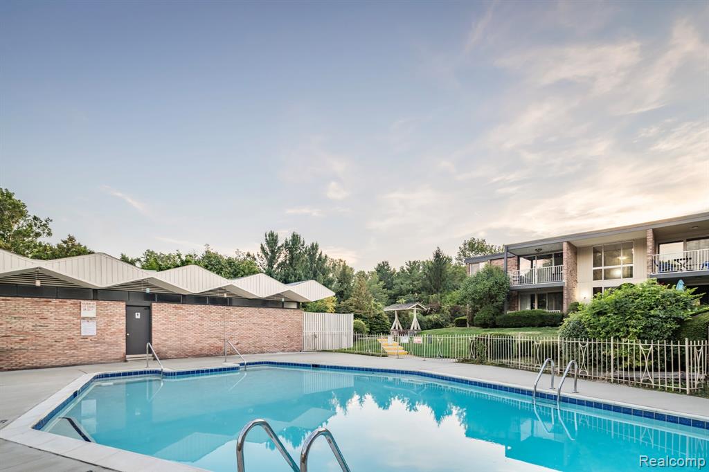 4049 W Maple Road, A205, Bloomfield Hills, MI 48301 — Photo 15