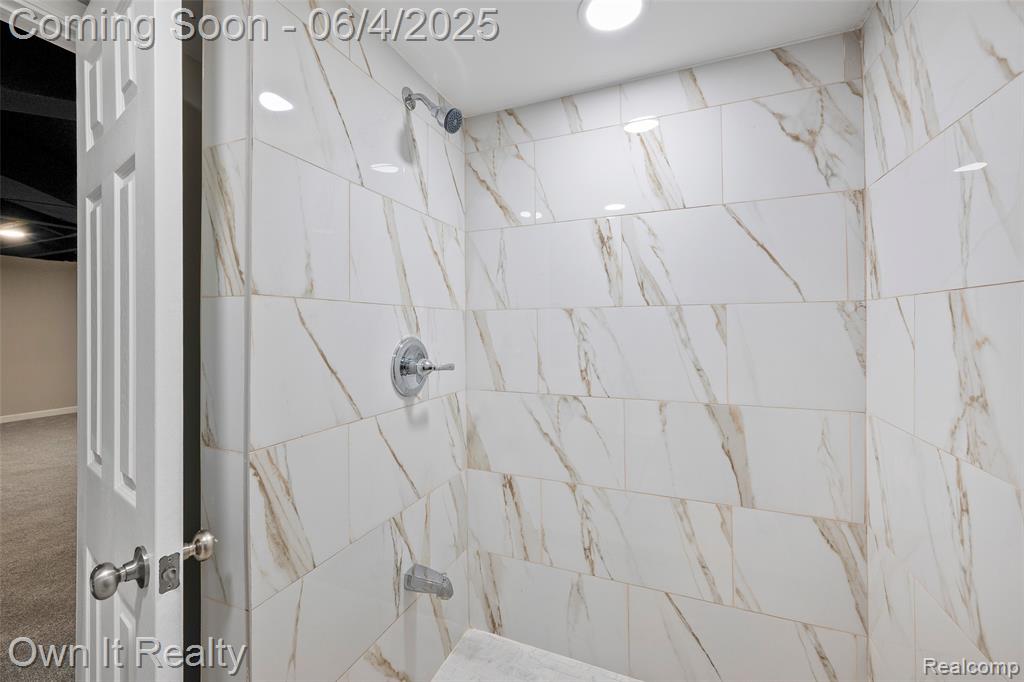 8415 N Evangeline Street, Dearborn Heights, MI 48127 — Photo 28