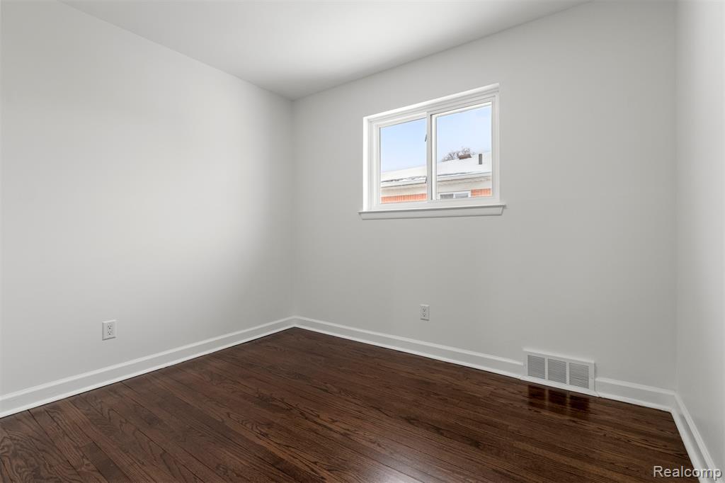 8932 Wormer, Redford, MI 48239 — Photo 20