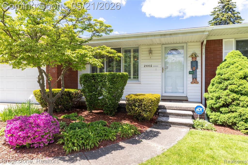 2445 Liverpool, Auburn Hills, MI 48326 — Photo 13