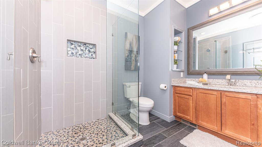 13541 CHRISTINA Lane, Belleville, MI 48111 — Photo 28