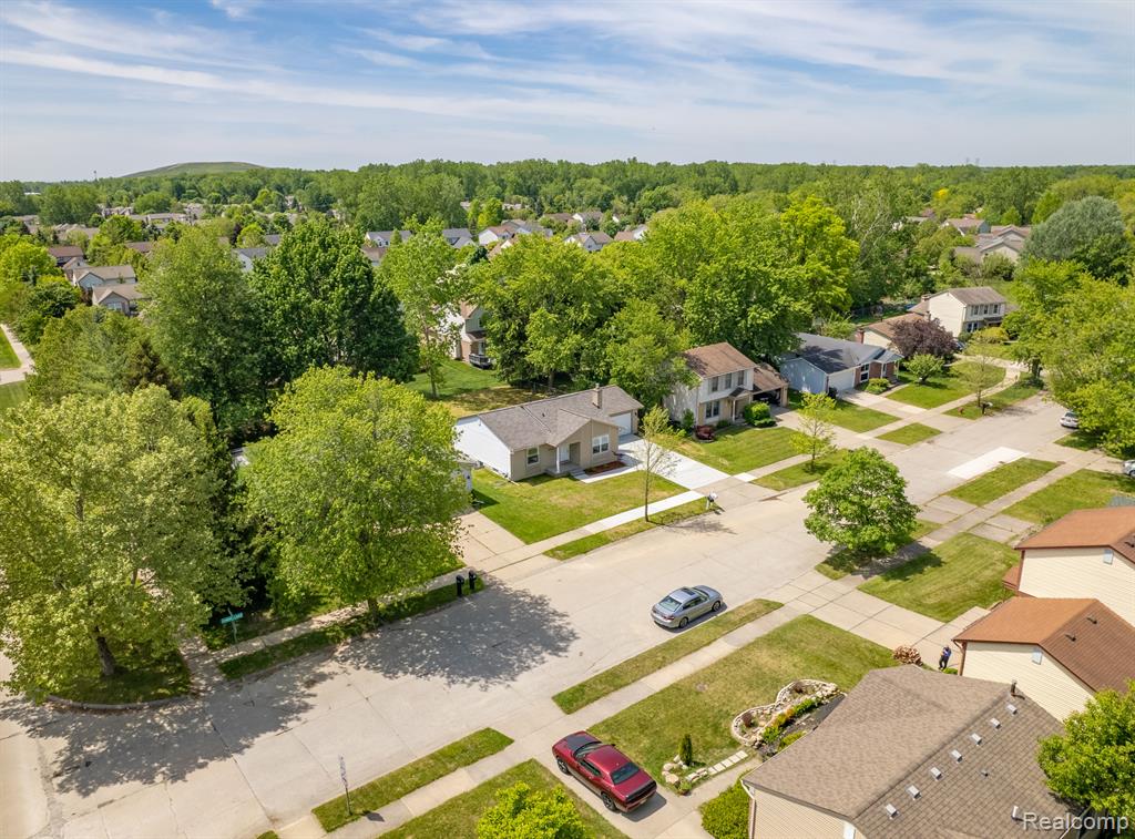 41441 Cumberland Drive, Canton, MI 48188 — Photo 32