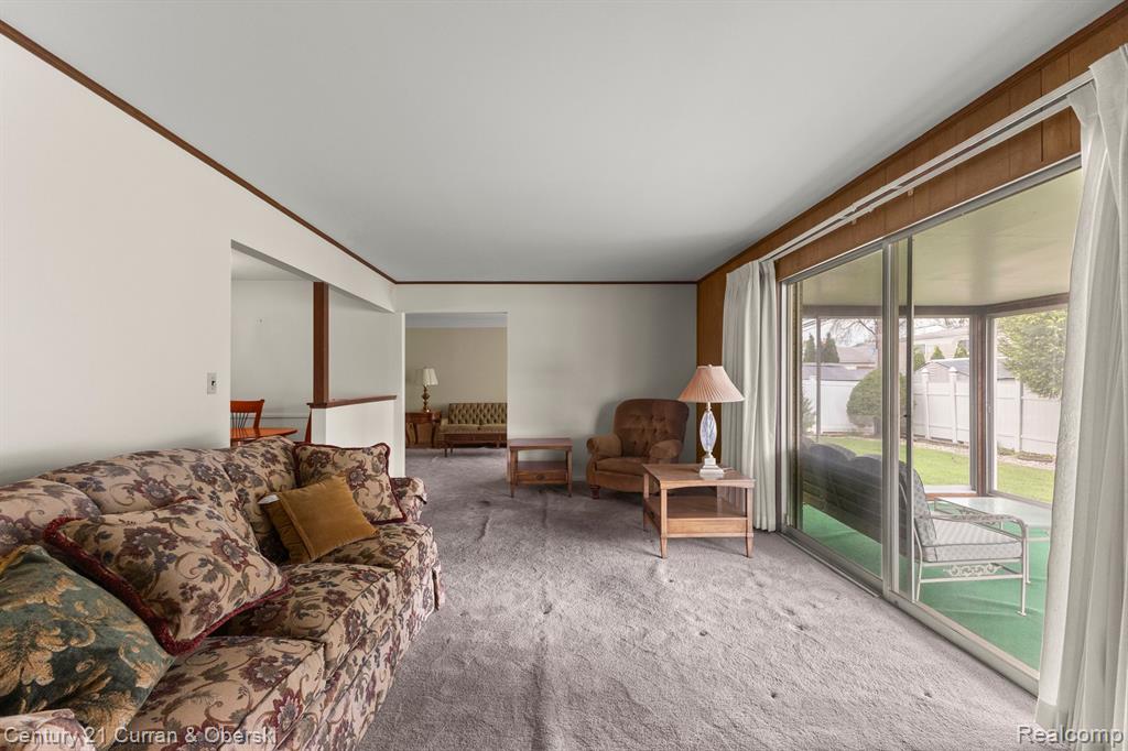 716 N CHARLESWORTH Street, Dearborn Heights, MI 48127 — Photo 12