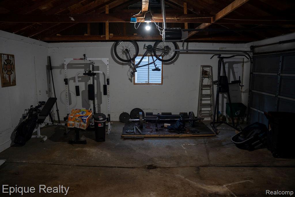 4505 Old Carriage Road, Flint, MI 48507 — Photo 37