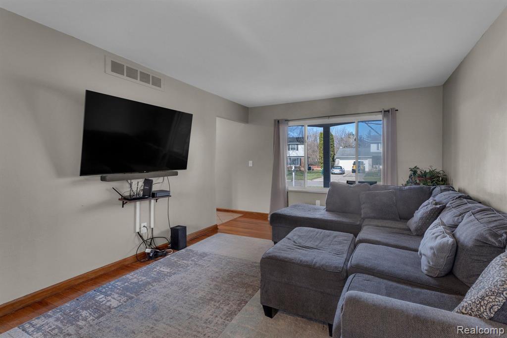 54050 ATHERTON Street, New Baltimore, MI 48047 — Photo 7