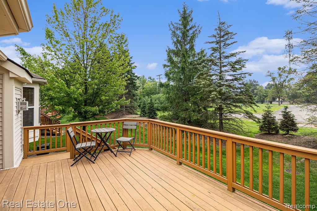 1130 Andover Circle, Commerce Twp, MI 48390 — Photo 18