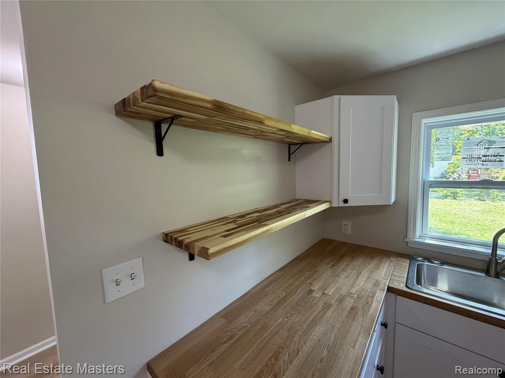 1016 Gillett Street, Port Huron, MI 48060 — Photo 17