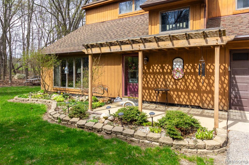 5327 Fern Drive, Fenton, MI 48430 — Photo 3