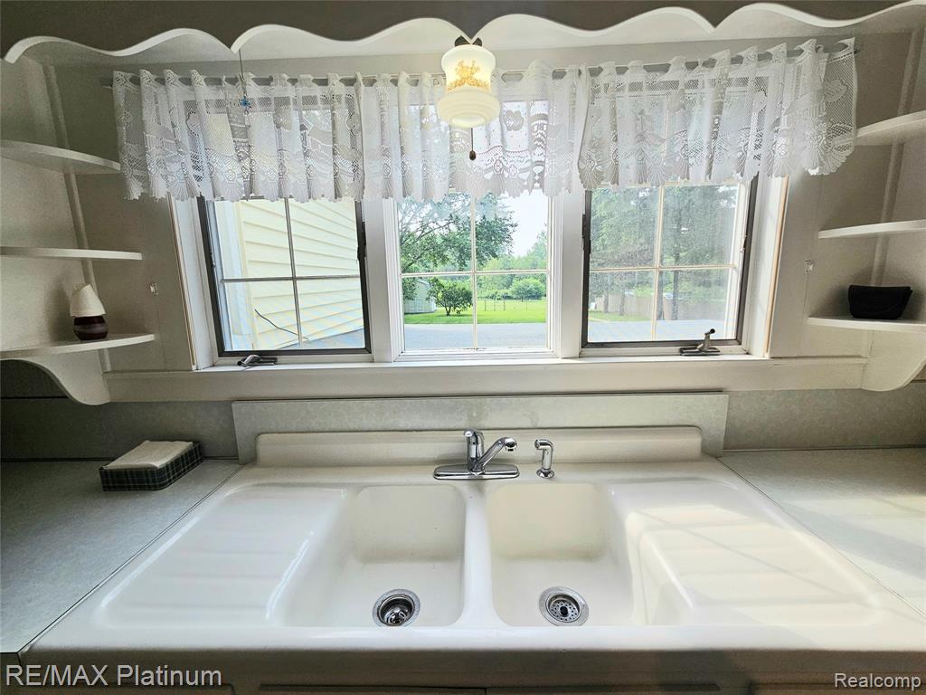 7257 Miller Road, Swartz Creek, MI 48473 — Photo 12