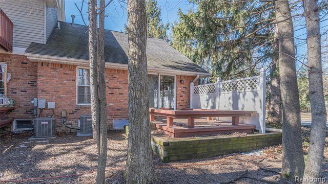 517 FAIRBROOK Street, Northville, MI 48167 — Photo 4