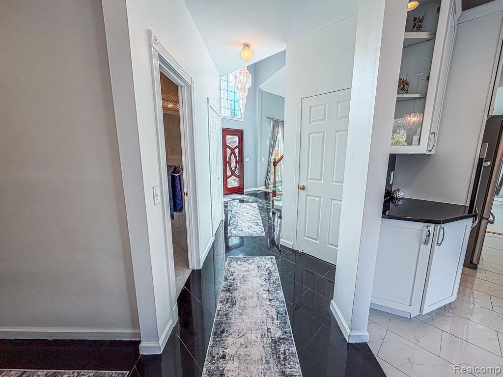 7240 Aaronway Drive, West Bloomfield, MI 48324 — Photo 17