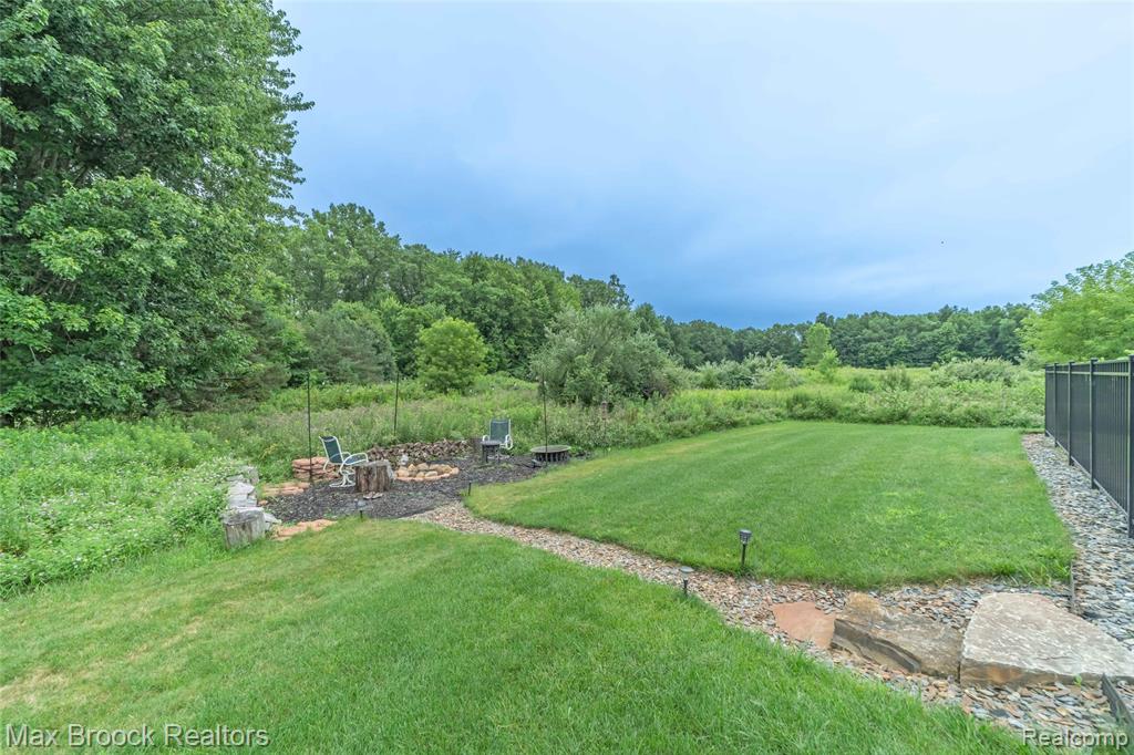1478 Courtney Court, Hartland, MI 48353 — Photo 13