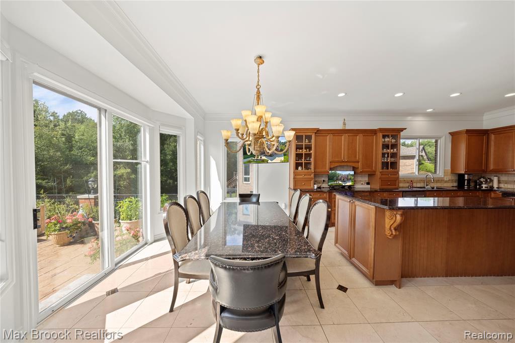 5679 Branford Drive, West Bloomfield, MI — Photo 24