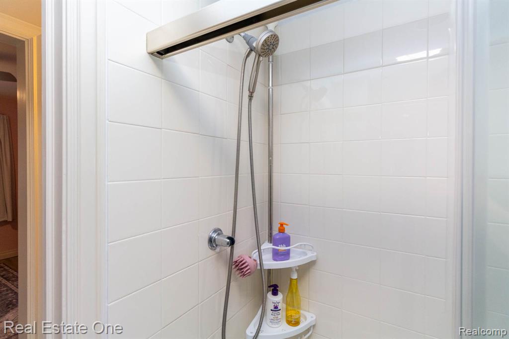 6536 Chatham Circle, Rochester Hills, MI 48306 — Photo 41