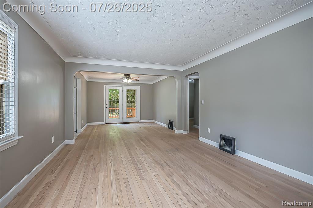 719 Spring Street, Howell, MI 48843 — Photo 8