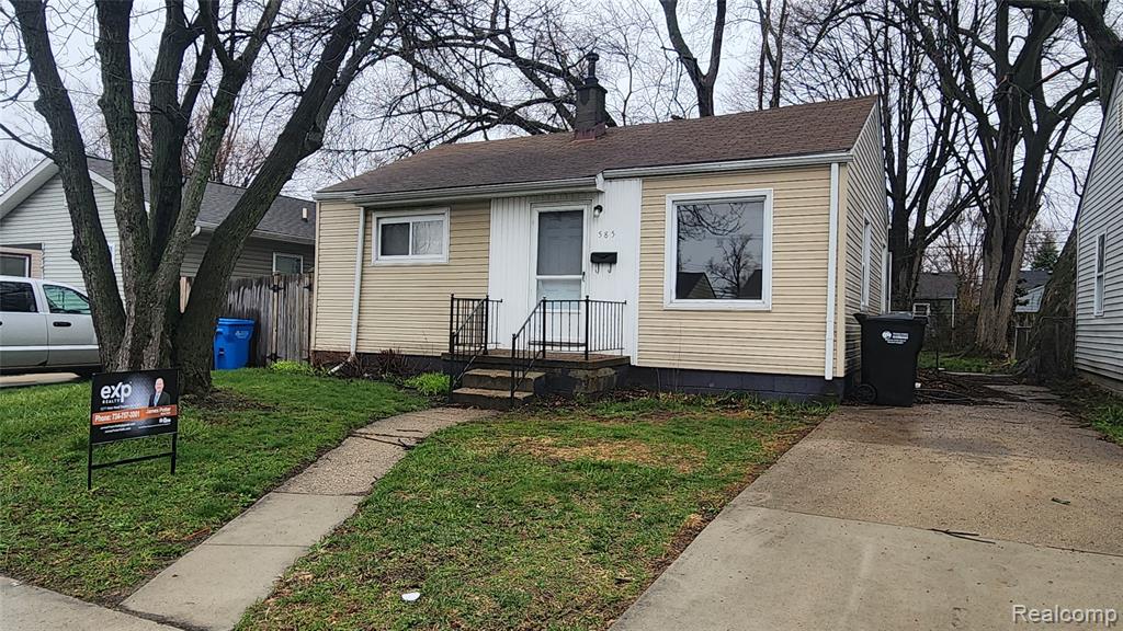 585 E Harwood Avenue, Madison Heights, MI 48071 — Photo 2