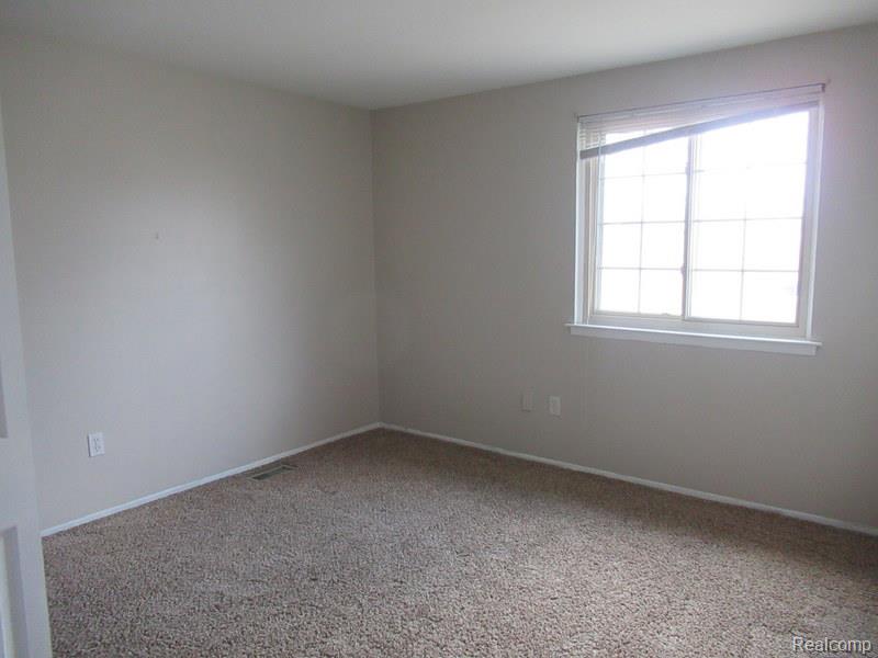43120 Chaucer Drive, Sterling Heights, MI 48313 — Photo 10