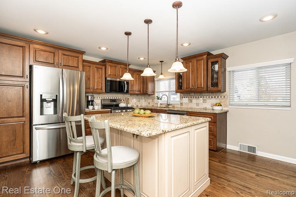 395 Wimpole Drive, Rochester Hills, MI 48309 — Photo 4