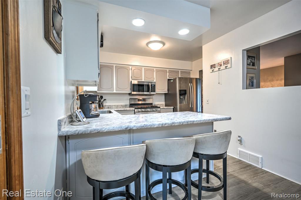 3956 S Sashabaw Road, Clarkston, MI 48348 — Photo 31