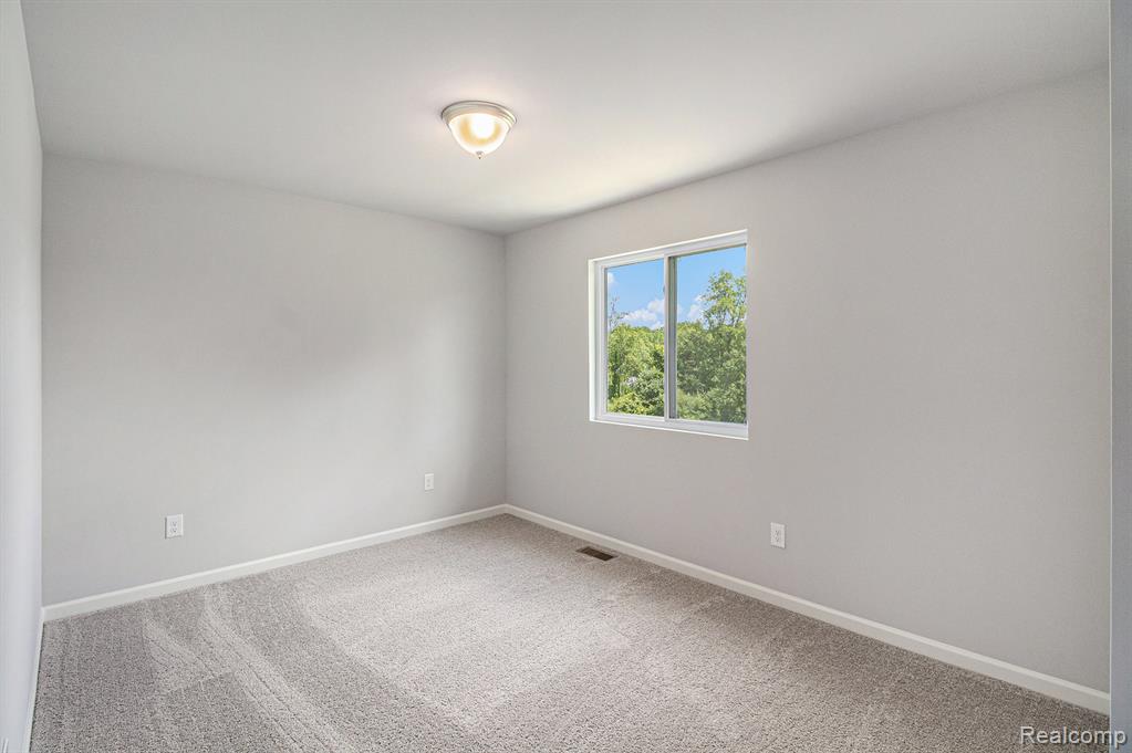 112 FOREST Way, Davisburg, MI 48350 — Photo 12