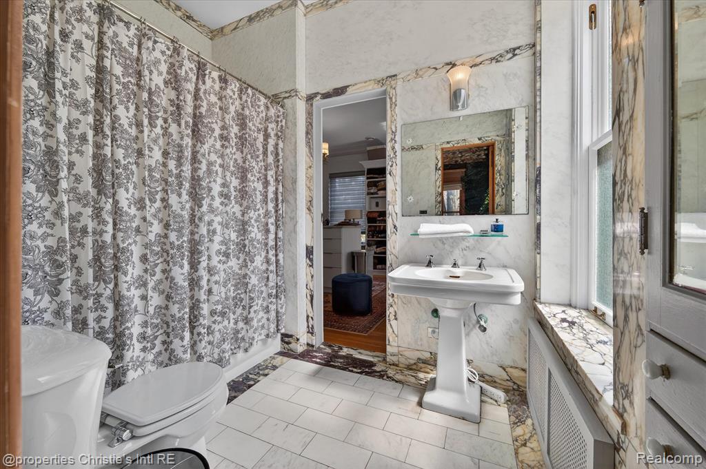 2150 Iroquois Street, Detroit, MI 48201 — Photo 36
