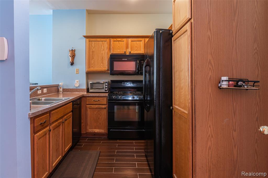 13207 St Ervin Avenue, 26, Detroit, MI 48215 — Photo 16
