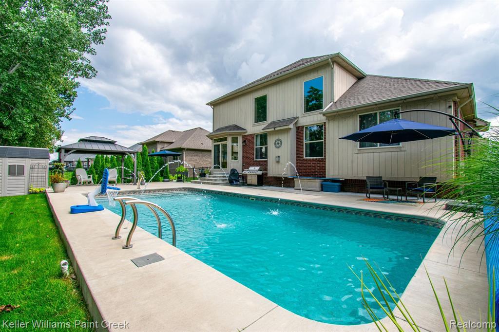 51405 CAROLINE Drive, Chesterfield, MI 48047 — Photo 3