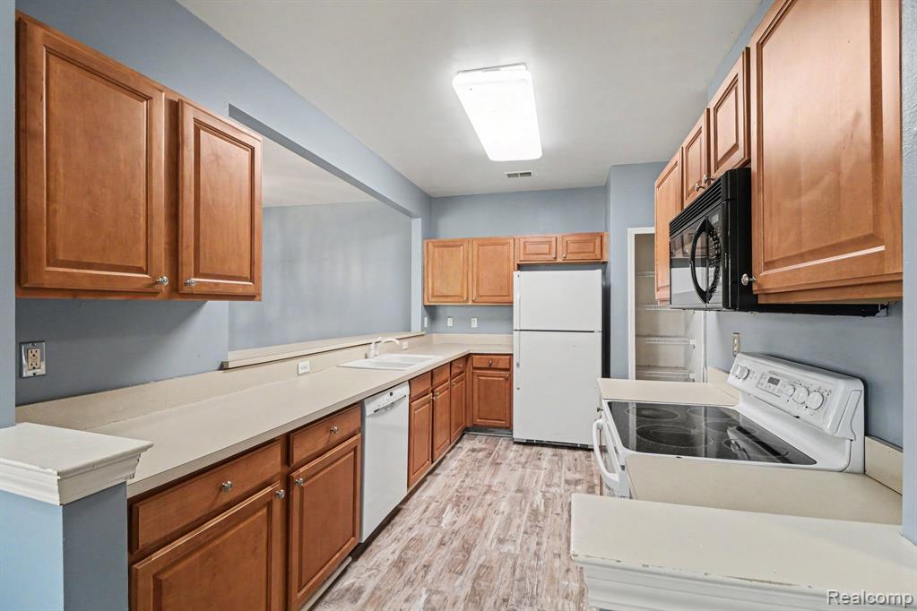 16339 Chatham Drive, Macomb, MI 48044 — Photo 10