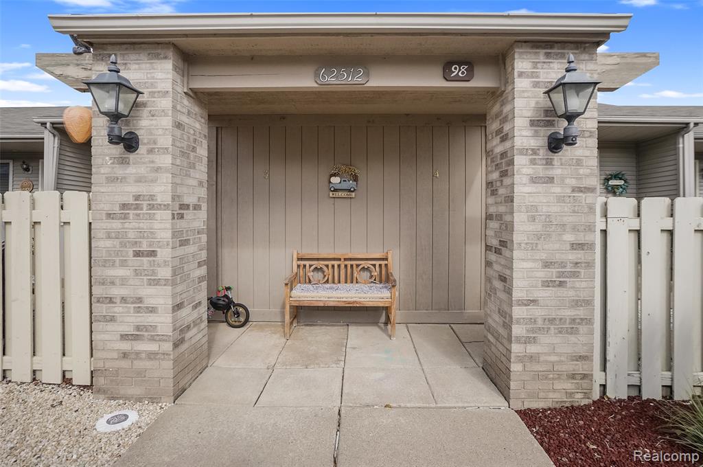 62512 Raleigh Court Court, 4, South Lyon, MI 48178 — Photo 2