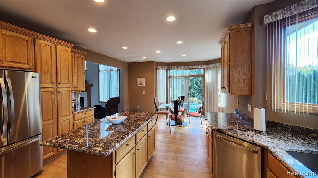 49828 SHELBY CREEK Drive, Shelby Twp, MI 48317 — Photo 17