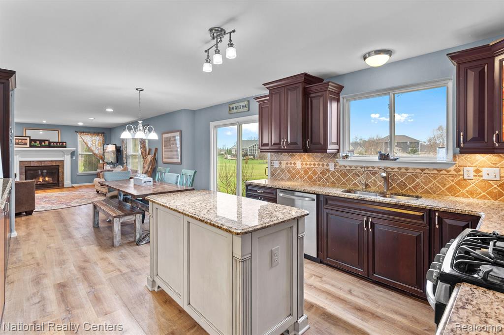 316 Lenox Lane, Brighton, MI 48114 — Photo 15