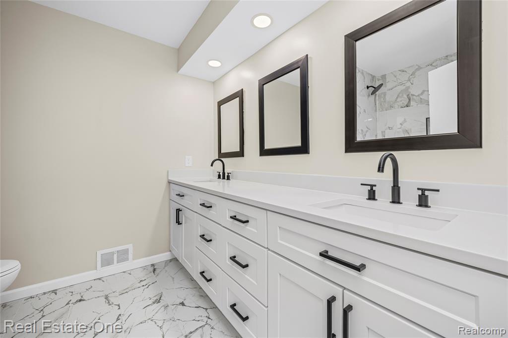 32363 Olde Franklin Drive, Farmington, MI, 48334