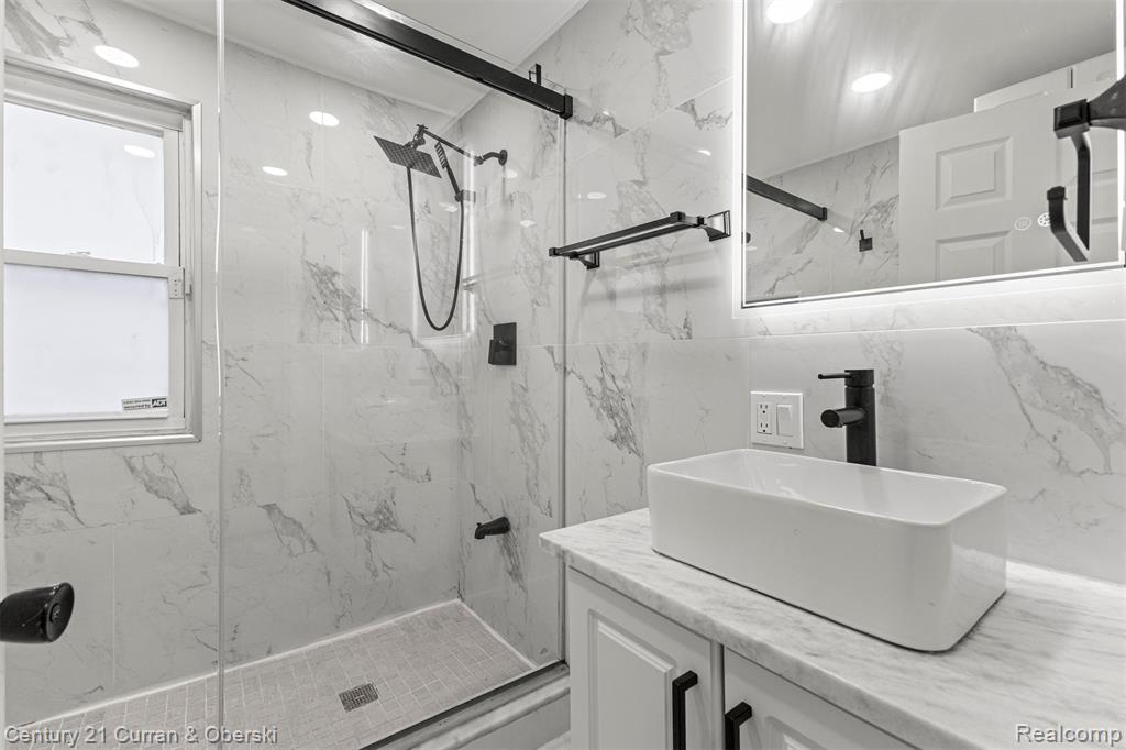 7841 Barrie Street, Dearborn, MI 48126 — Photo 15