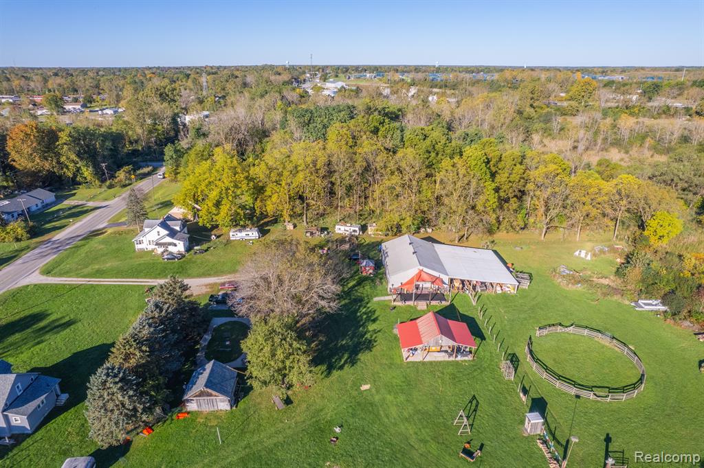 2135 E COLDWATER Road, Flint, MI 48505 — Photo 4