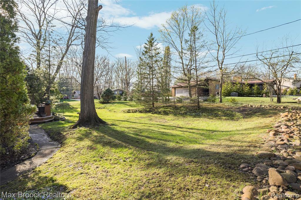 4550 Patrick Road, West Bloomfield, MI — Photo 37