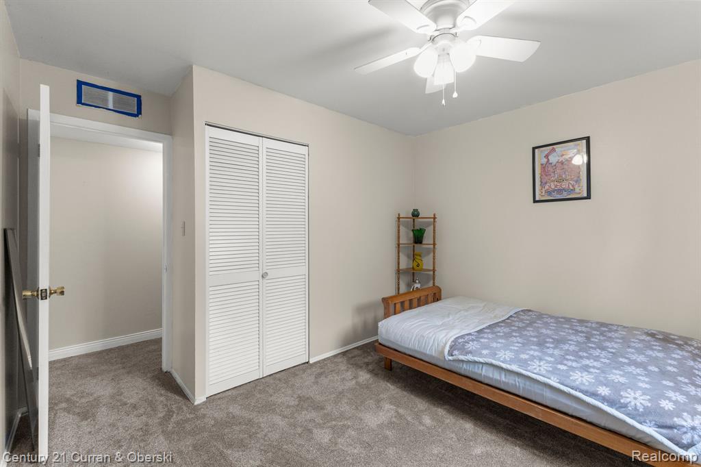 4928 RAYMOND Avenue, Dearborn Heights, MI 48125 — Photo 19