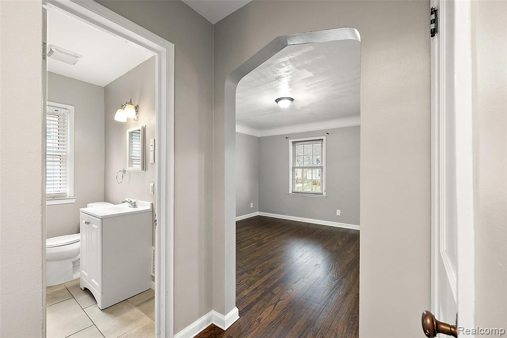 922 McLean Avenue, Royal Oak, MI 48067 — Photo 16