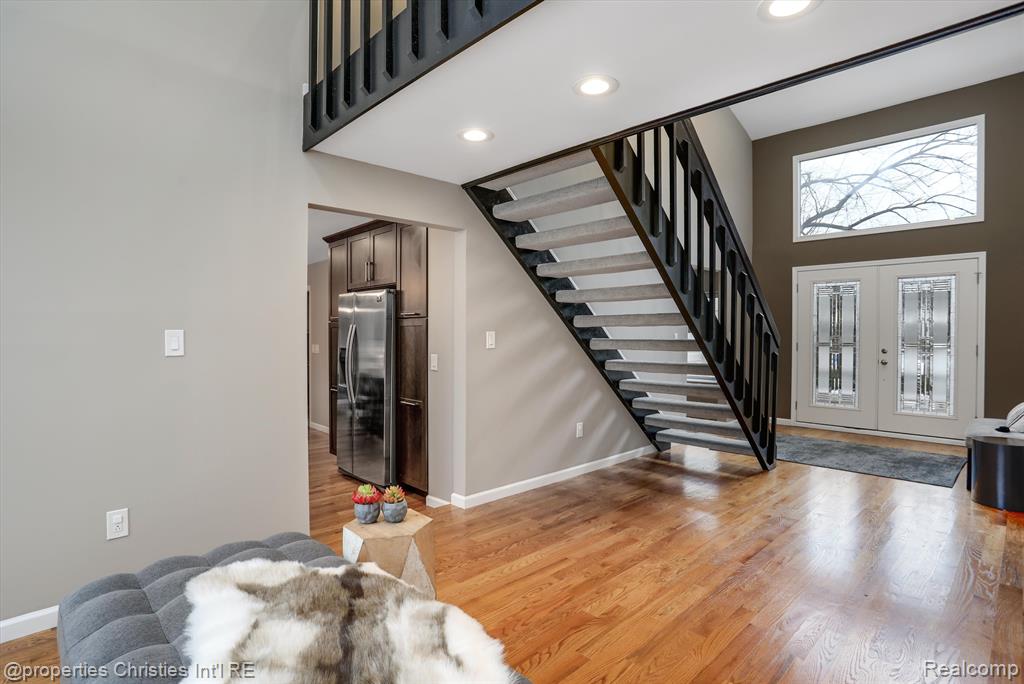 5896 NANEVA Court, West Bloomfield, MI — Photo 10