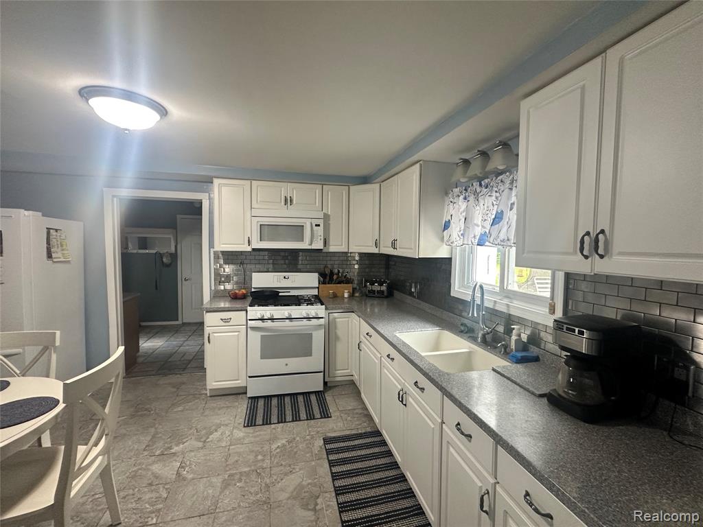 10237 Rice Street, Maybee, MI — Photo 10