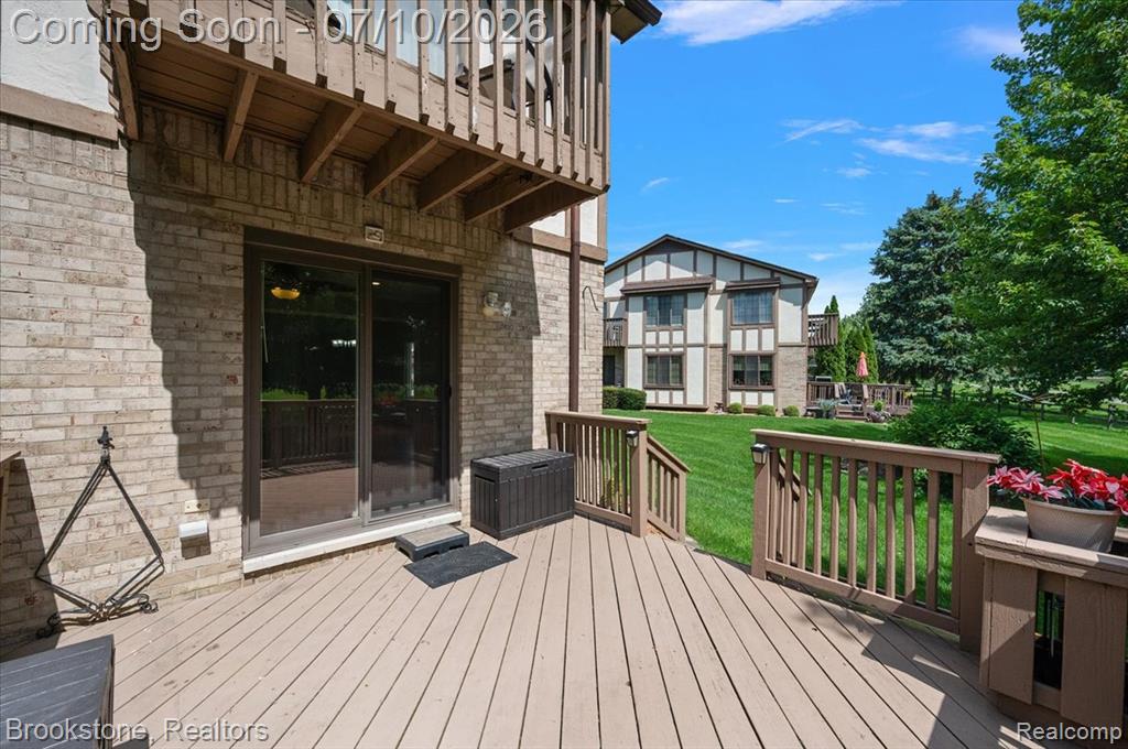 904 Country Club Drive, Saint Clair Shores, MI 48082 — Photo 8