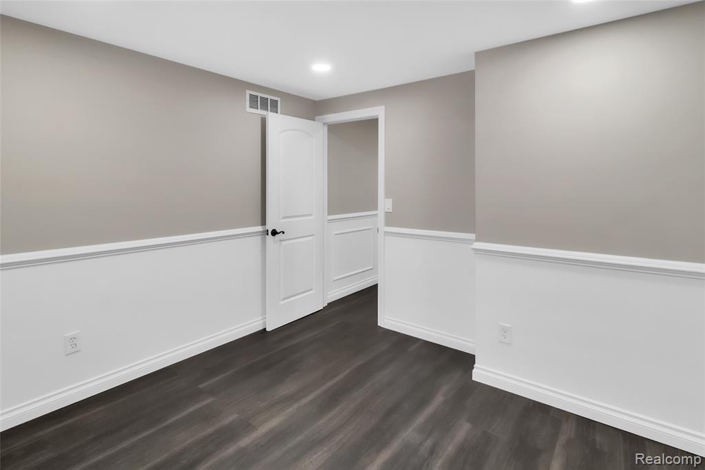 6880 Brookshire Drive, Canton, MI 48187 — Photo 34