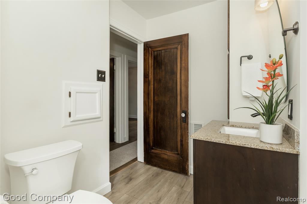 717 W 12 Mile Road, Royal Oak, MI 48073 — Photo 27