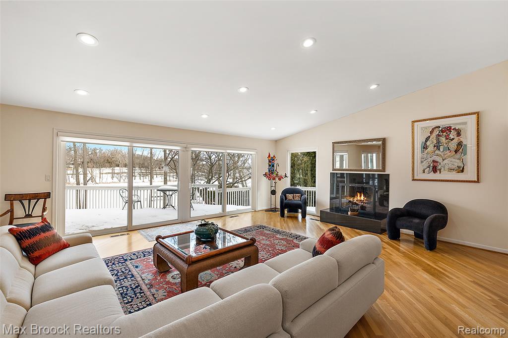 2797 Orchard Place, Orchard Lake Village, MI 48324 — Photo 3