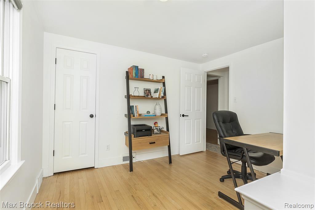 430 N Altadena Avenue, Royal Oak, MI 48067 — Photo 40
