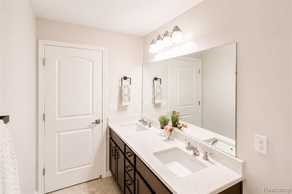 640 Allegheny Drive, South Lyon, MI 48178 — Photo 35