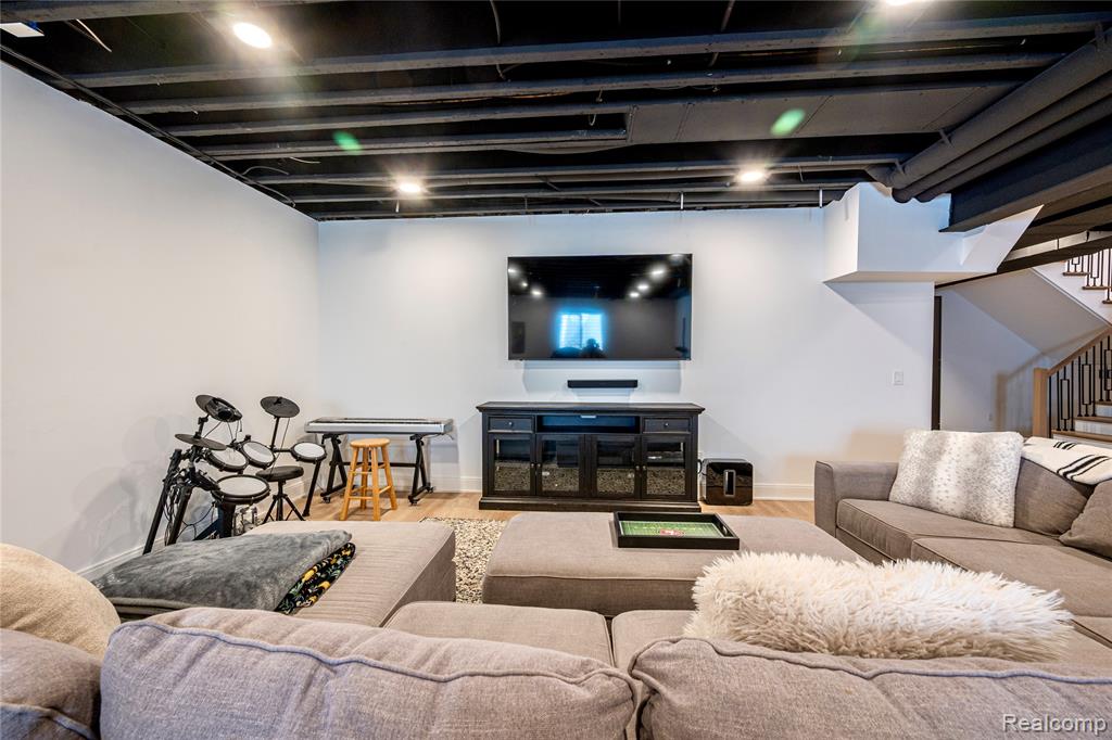 828 Cherokee Avenue, Royal Oak, MI 48067 — Photo 51